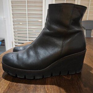 Black leather wedge heel boots: size 8